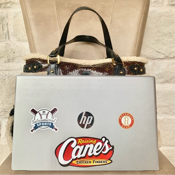 Louis Vuitton Limited Edition Monogram Black Patent Shearling Sac Thunder Tote - Picture 4 of 16